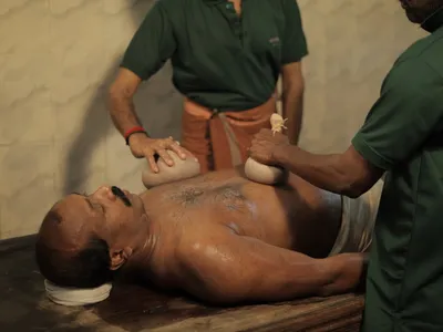 Muthira Kizhi herbal bolus therapy for rheumatoid arthritis and joint inflammation